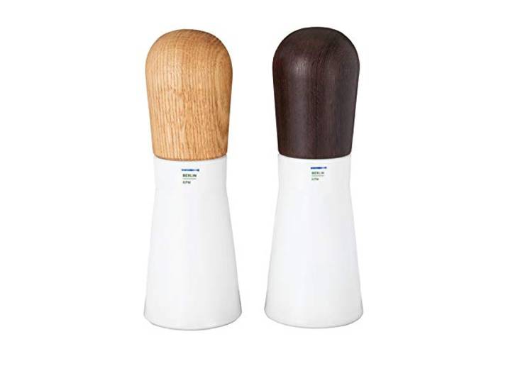 KPM Berlin LAB Gewürzmühlen-Set 2-teilig - handgefertigte Salz- und Pfeffermühle aus standfestem Porzellan mit Eiche-Holzgriff, weiß in Geschenkverpackung