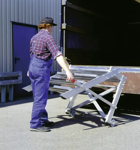 Günzburger Steigtechnik MUNK 50433 Aluminium Treppe fahrbar Arbeitshöhe (max.): 3m Silber 44kg