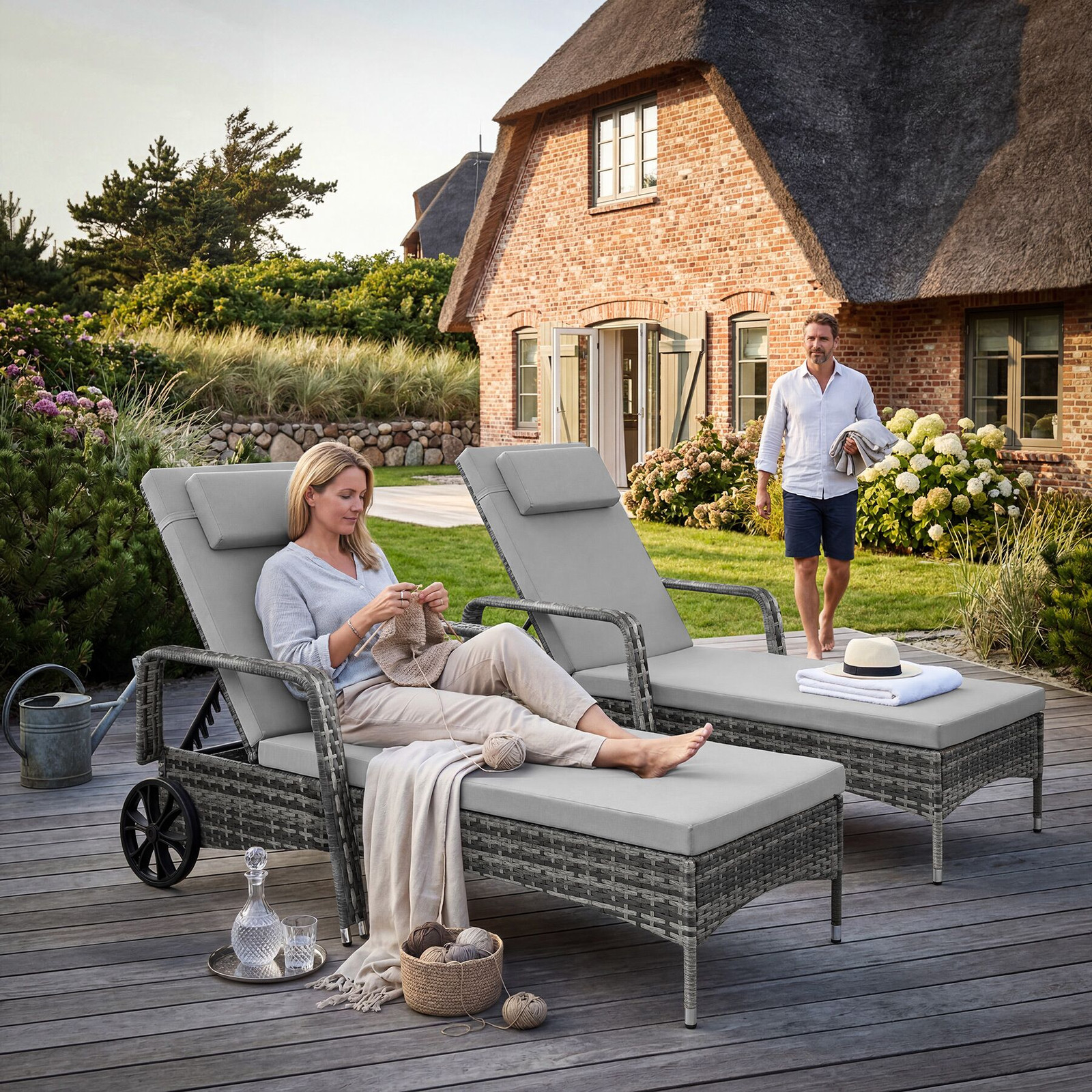 TecTake Wicker ligbed met wielen - grijs/lichtgrijs