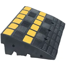 PROREGAL Reflektierende Bordstein-Rampe aus Hartgummi | Normelement | HxBxT 15x60x36cm | LKW geeignet & belastbar bis 40 Tonnen | Schwarz-Gelb
