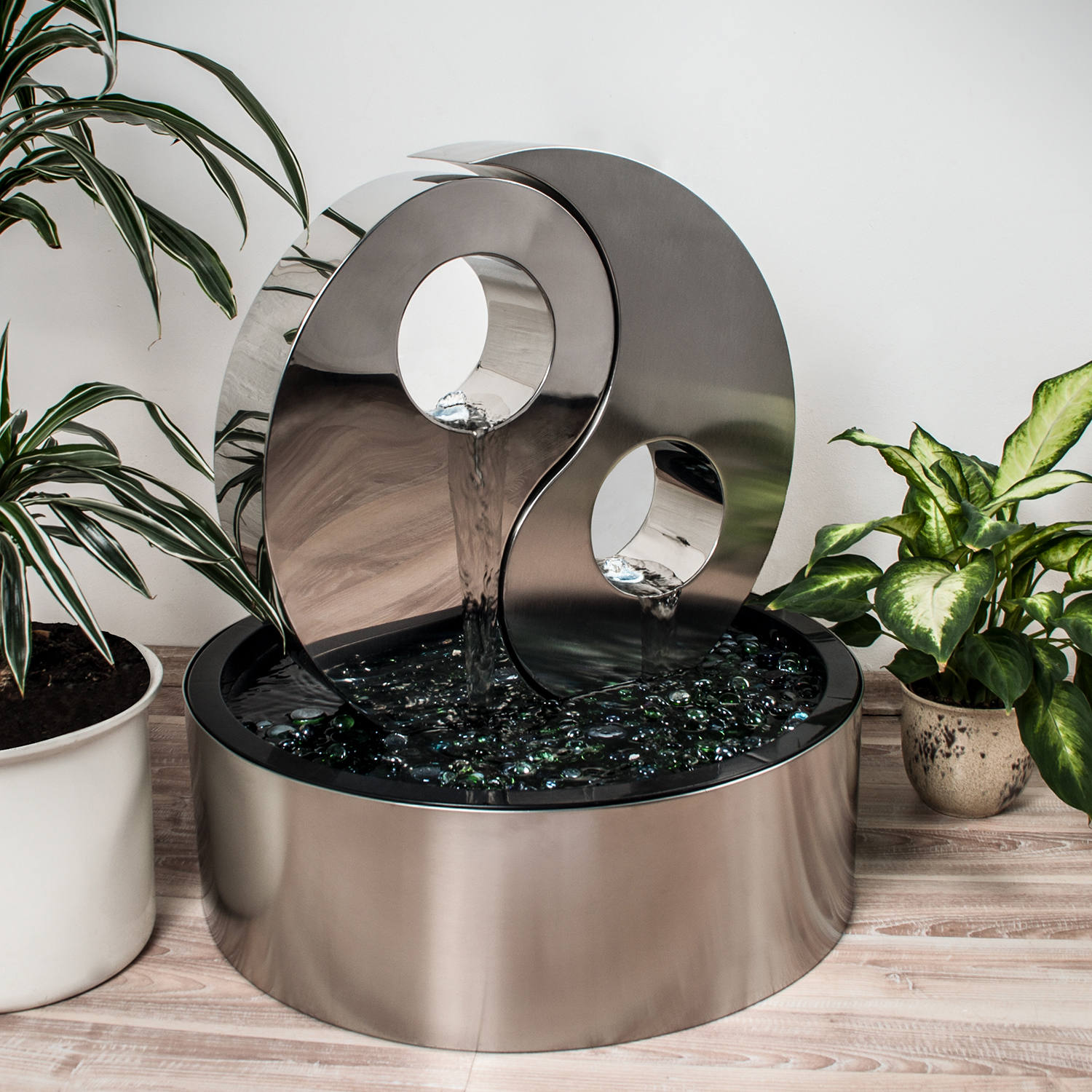 KÖHKO Wassserwand Yin Yang mit LED-Beleuchtung Rund ca. Ø 48 cm Springbrunnen Wasserspiel aus Edelstahl mit Edelstahlring