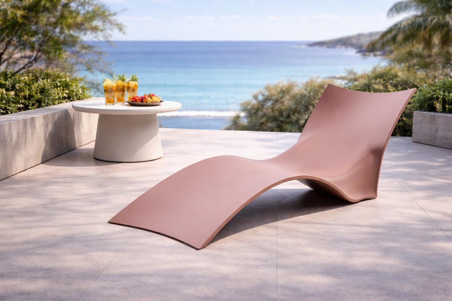 Elegante Gartenliege in Braun ergonomisch und ideal zum Relaxen.
