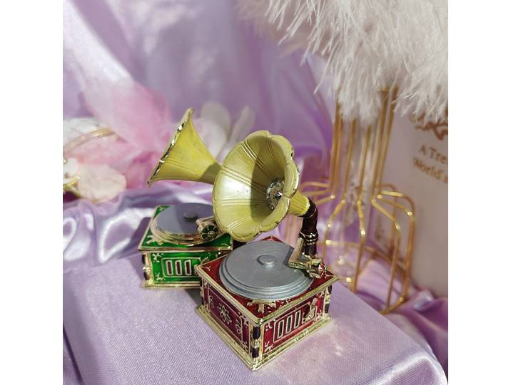 Artisanat en émail, ornements de phonographe classique européen