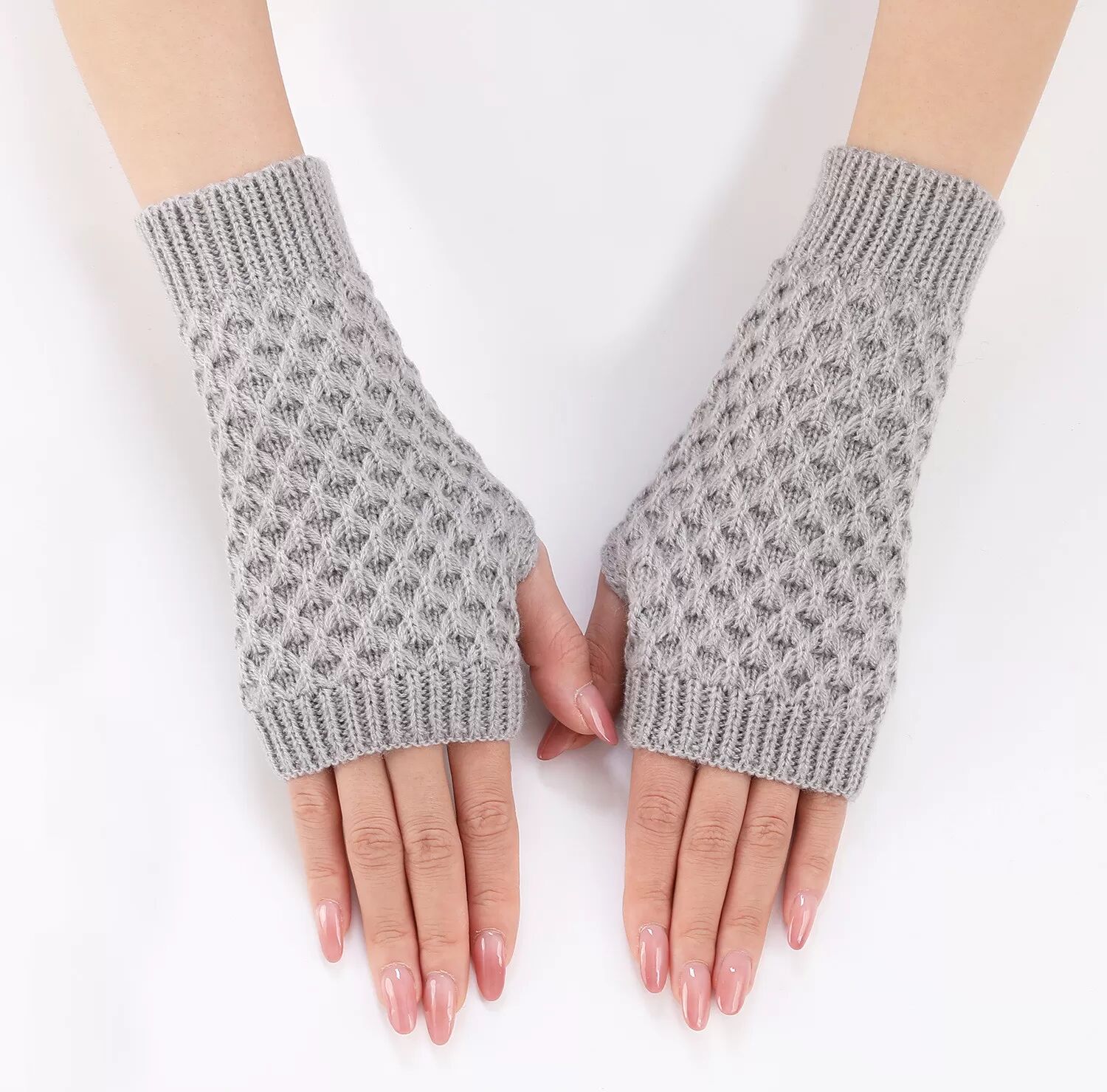 INF Kurze Strickhandschuhe mit Ananasmuster Grau