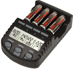 Techno Ladegerät BC-700 für AA und AAA Akkus (ohne Akkus)