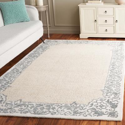 SAFAVIEH Handmade Ebony Gloria Floral Wool Rug