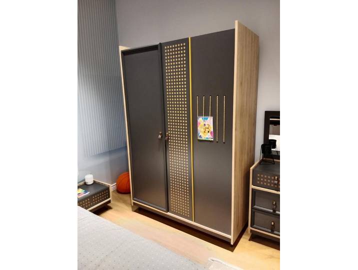JVmoebel Kinderkleiderschrank Luxuriöser Holz-Kleiderschrank in warmem Braun mit schwarzen Türen (1-St., Kleiderschrank) Made in Europa