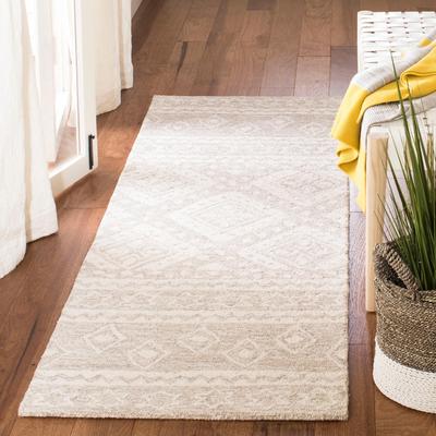 SAFAVIEH Handmade Micro-Loop Oliviera Wool Rug