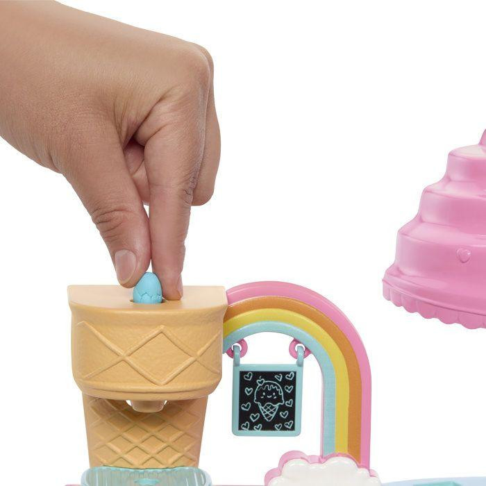 Mattel Barbie Chelsea IJssalon met pop, klei en 10 accessoires, JMJ42