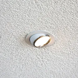 EVN LED Decken-Einbaustrahler warmweißes Licht rund schwenkbar weiß IP20 8W 2700K 600lm EinbauØ72