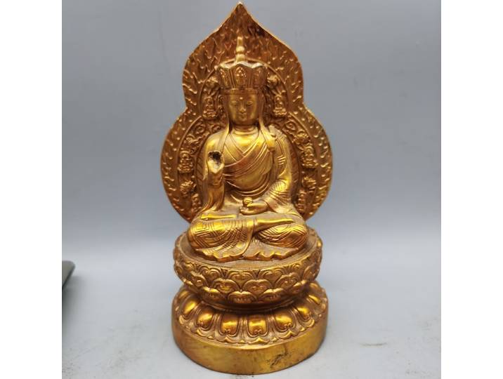 Collection de Bodhisattva Tibétain, roi de la Terre, en bronze antique doré de Chine
