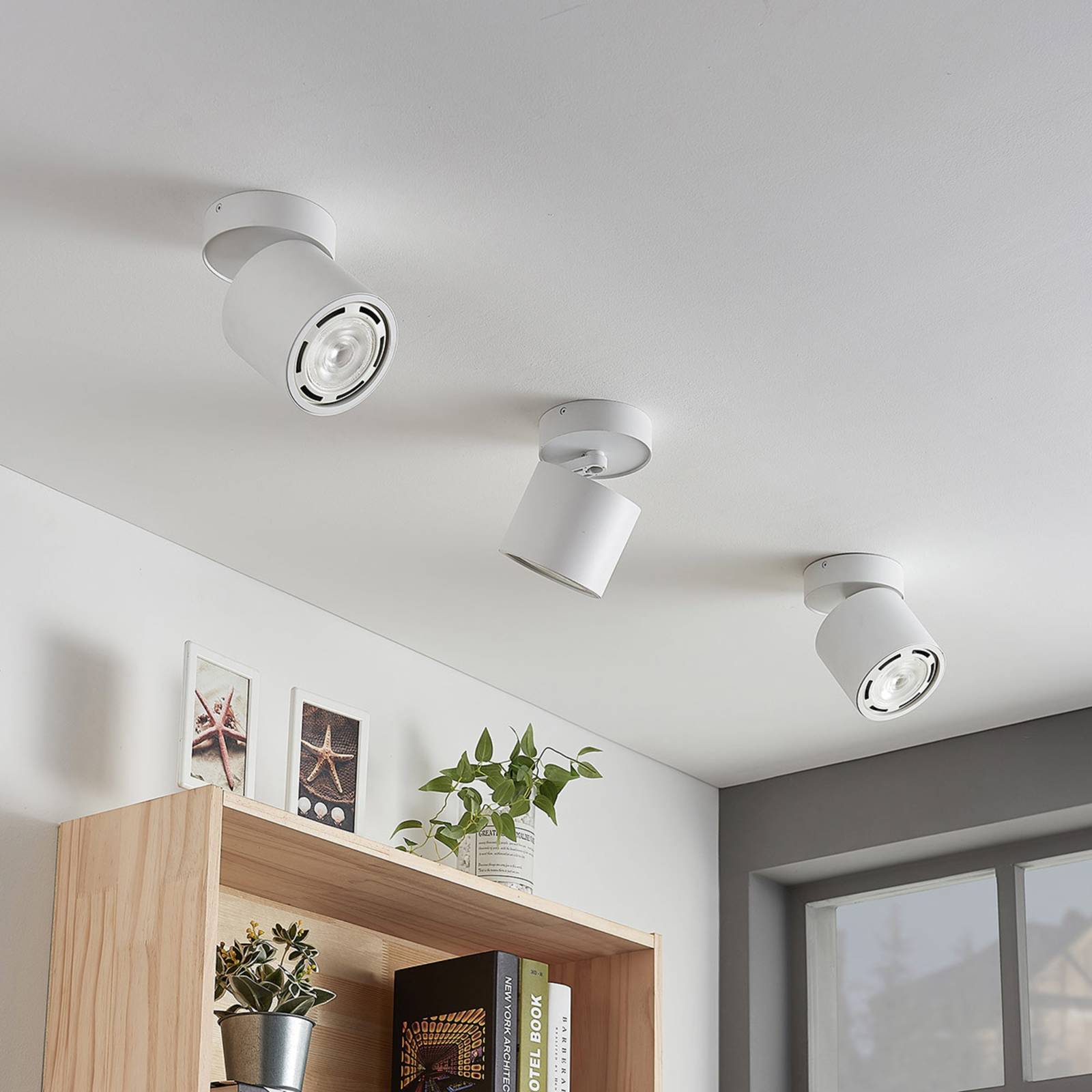 Arcchio Deckenstrahler Mabel, Ø12cm, weiß, verstellbar, GU10 Mabel Arcchio, dimmbar, weiß / opal, für Wohn- / Esszimmer, Aluminium, Modern