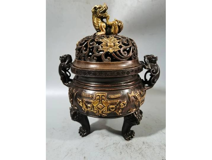 Brûleur d'encens à trois pattes en cuivre doré, décoration de couvercle de lion, artisanat exquis, épais et violet
