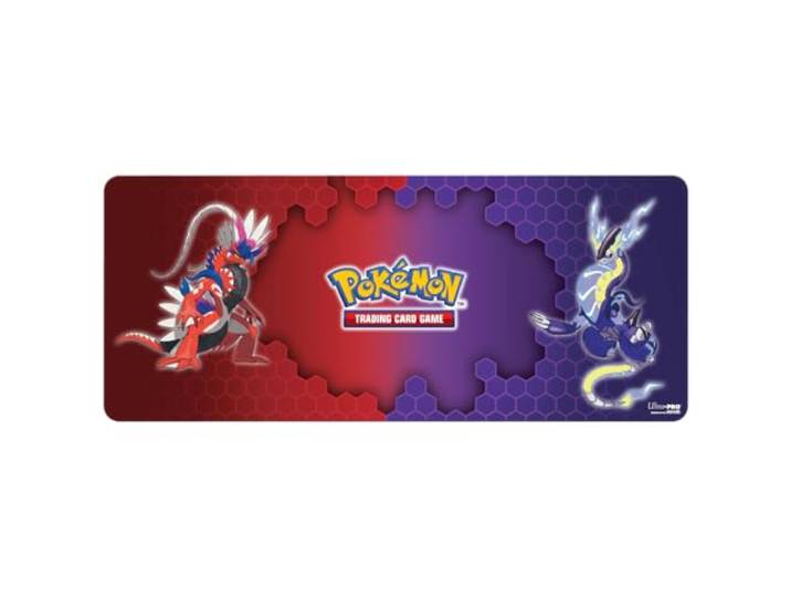 Ultra PRO - Koraidon & Miraidon 1,8 m Tischunterlage für Pokémon, perfekt als übergroße Schreibtischunterlage oder Mauspad zum Spielen, mit buntem, lebendigem Aufdruck, weiche Stoffoberfläche schützt