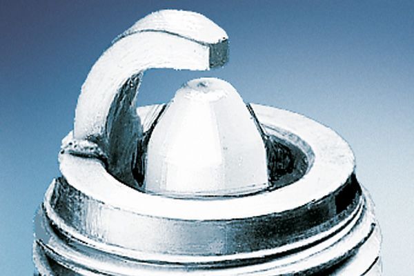 Bosch Zündkerze Platinum Plus 0 242 225 553
