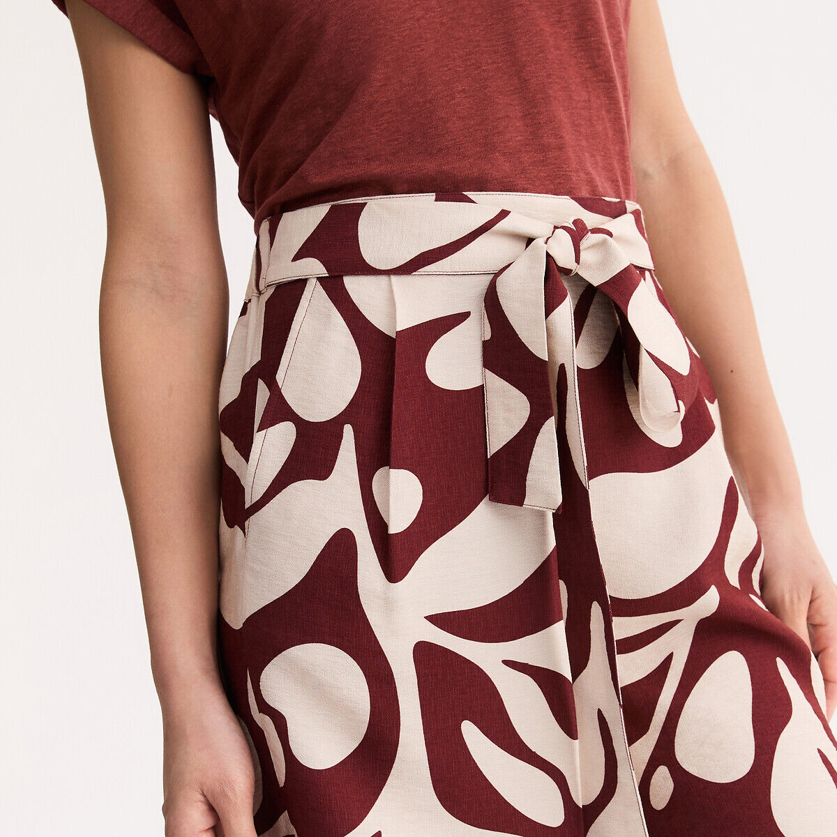 ANNE WEYBURN Short large et fluide, imprimé, semi-élastiqué avec ceinture à nouer