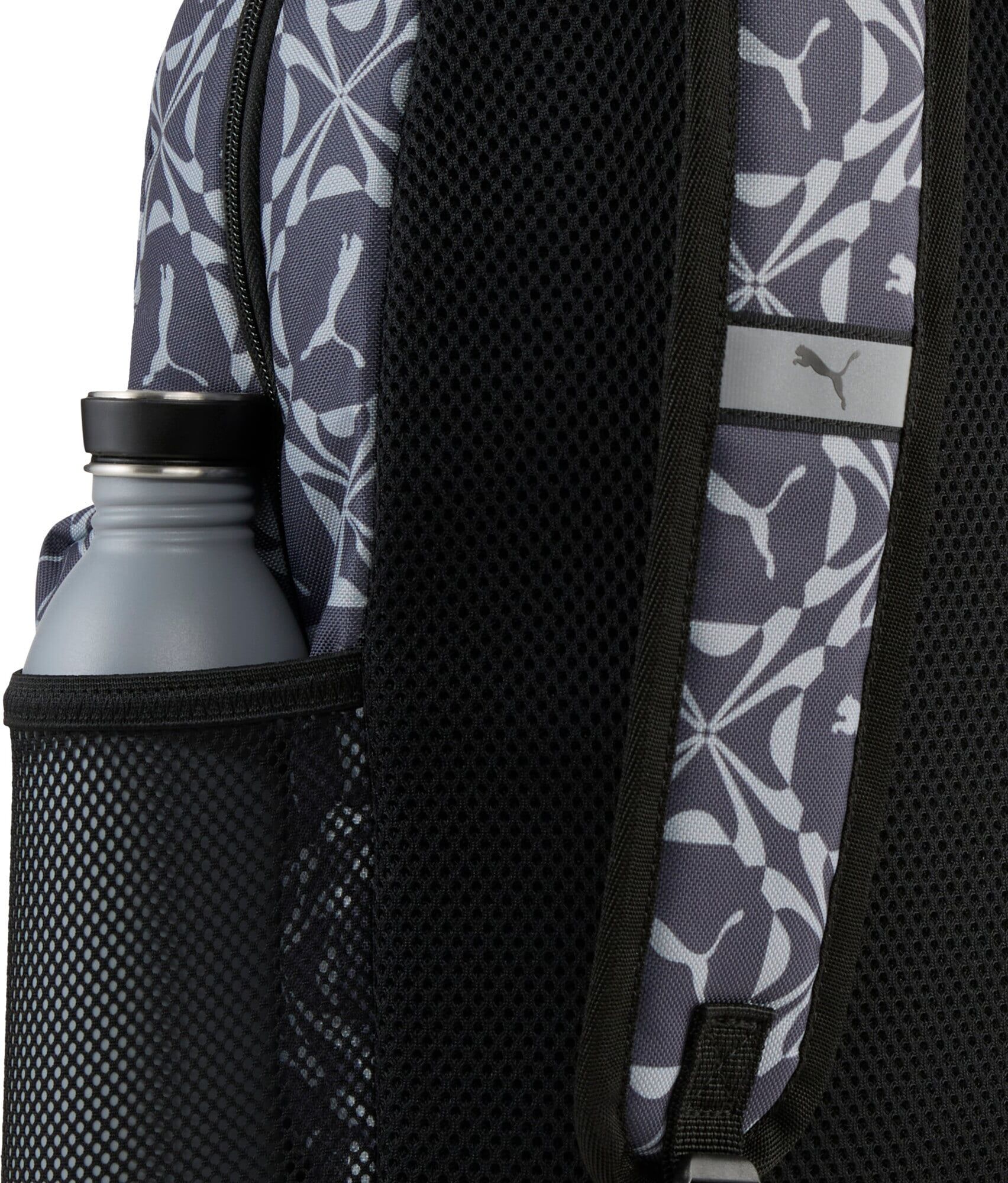 Rucksack PUMA "PHASE AOP BACKPACK SET", grau (moody gray, smokey gray, geometric aop), Rucksäcke, Netz, Obermaterial: 100% Polyester, gemustert, Rucksack, für vielseitige Einsätze, sportlicher Stil moody gray, smokey gray, geometric aop Einheitsgröße