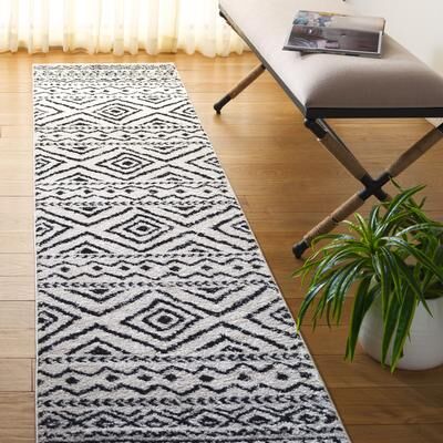 SAFAVIEH Tulum Shima Moroccan Boho Distressed Rug