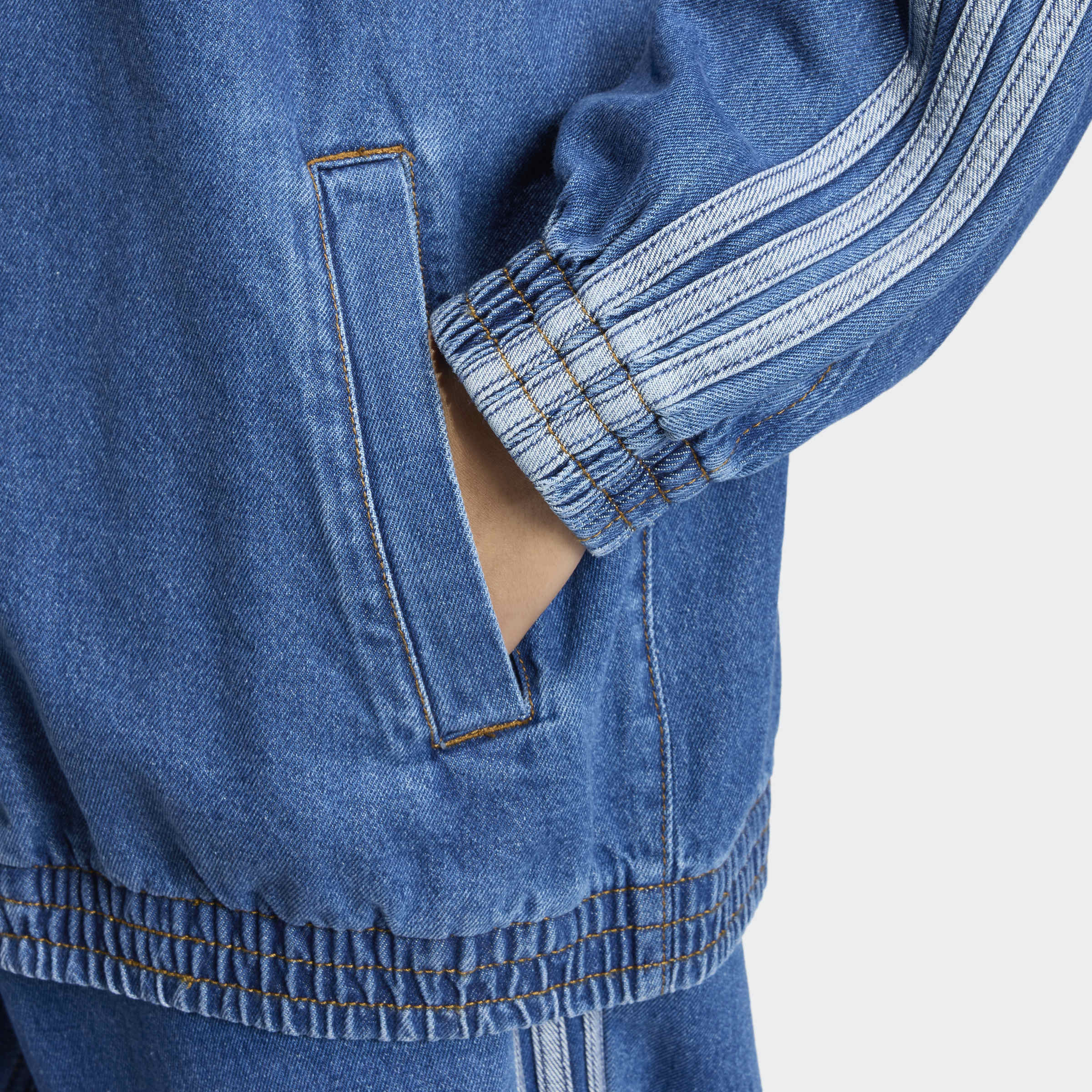 Jeansjacke ADIDAS ORIGINALS "FIREBIRD ADILENIUM ORIGINALS", Damen, Gr. S, blau (medium vintage denim), Obermaterial: 100% Baumwolle, Jacken Jeansjacke, Adilenium Jeans-Originals Jacke