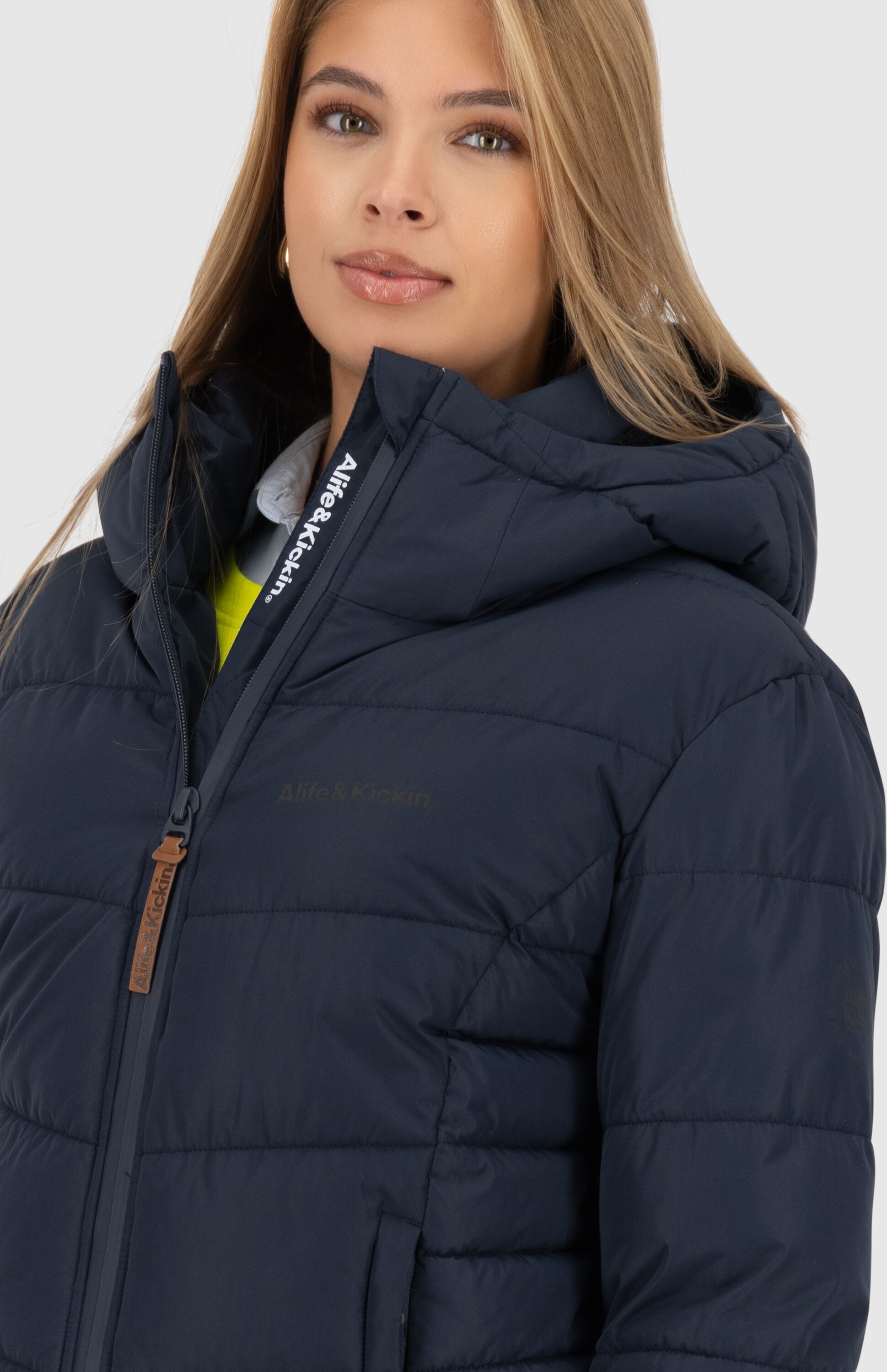 Steppjacke ALIFE & KICKIN "JUANAAK A", Damen, Gr. XL, blau (marine), Steppware, Obermaterial: 100% Polyester, unifarben, tailliert taillenlang, Windstopperbündchen, Jacken Steppjacke, Pufferjacke mit ultraleichter Wattierung und hoher Wärmeleistung marine