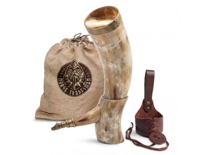 Norse Tradesman Original 50 cm Ochsenhorn Wikinger Trinkhorn Mit Hornständer Und Messingrand Klassiker Mittelalter Bierkrug Für Herren Met Horn Trinken (Verziert, Hochglanzpoliert)