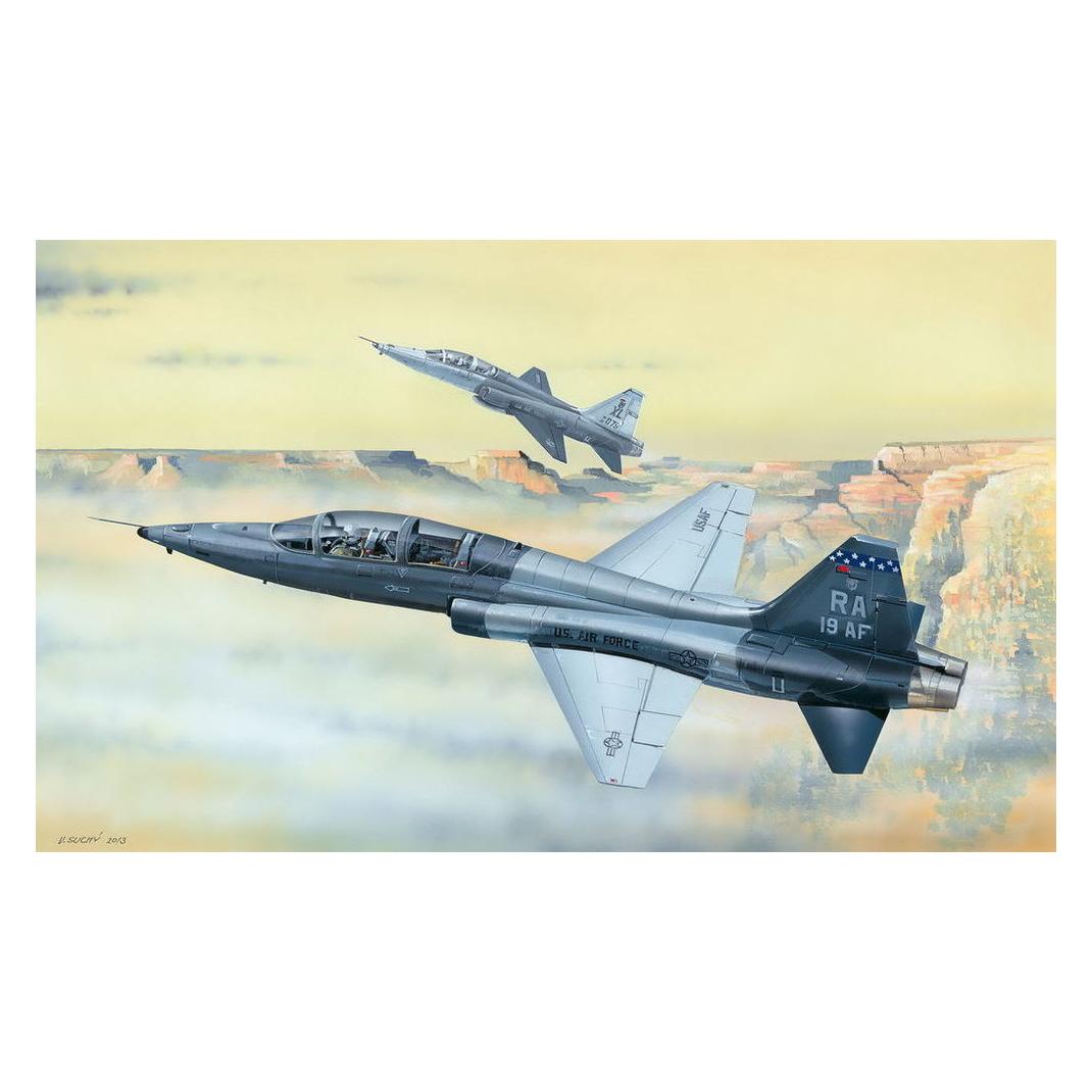 Trumpeter US T-38C Talon (02877)