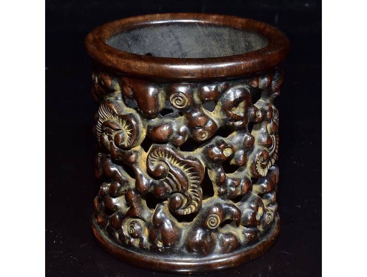 Trésor chinois sang bois de santal sculpté ganoderma grain porte-stylo bureau étude porte-stylo décoration