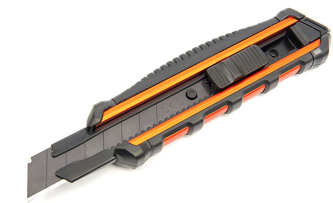 Cutter universale in alluminio HBM con presa soft 18 mm