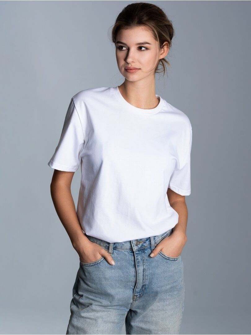 T-Shirt TRIGEMA "TRIGEMA T-Shirt aus Biobaumwolle", Damen, Gr. L, weiß, Single Jersey, 100% Baumwolle (Bio-Baumwolle kbA), Basic, lang, Rundhals, Shirts T-Shirt weiß L