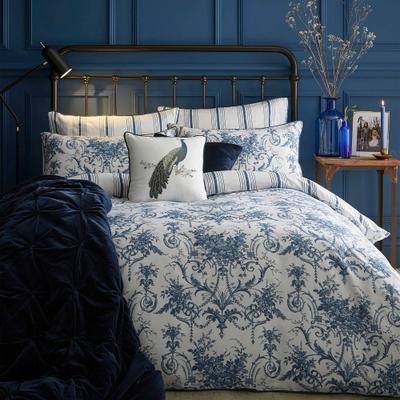 Wendebettwäsche LAURA ASHLEY "Tuileries Midnight", blau (midgnight), B/L: 200cm x 200cm, 1 Stk., 2 Stk., Satin, B/L: 50cm x 75cm & 50cm x 75cm, 3 tlg., Satin, Obermaterial: 100% Baumwolle, Bettwäsche, Wendebettwäsche, Baumwoll-Satin, mit floralem...