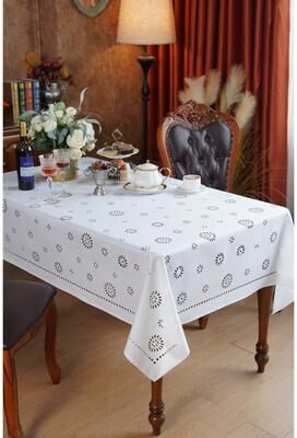 Violet Linen Daisy Eyelet Vintage Cutwork Pattern Tablecloths