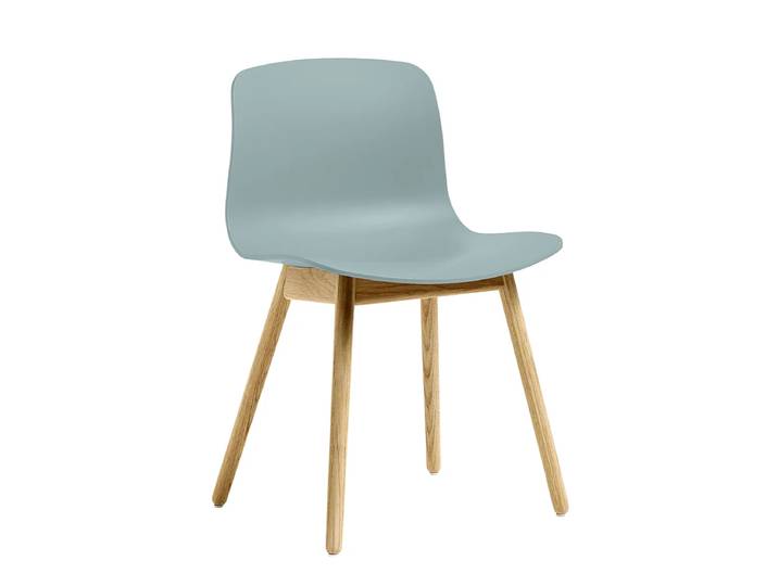 HAY - About A Chair AAC 12, Eiche lackiert / dusty blue 2.0 (Kunststoffgleiter)
