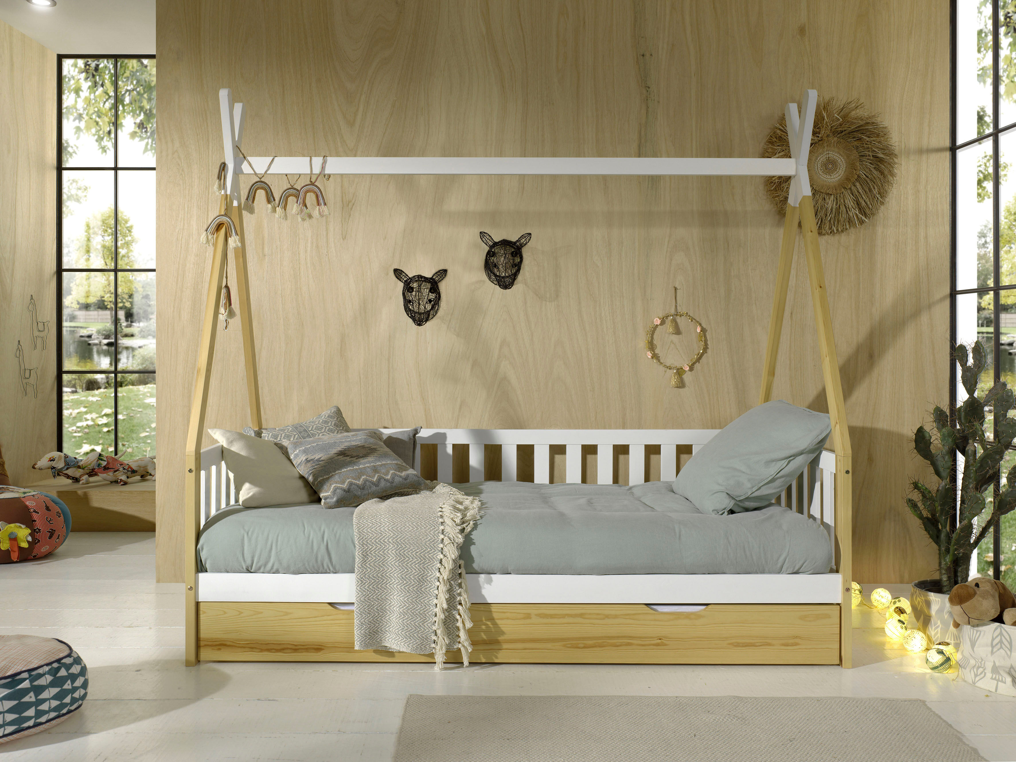 Kinderbett VIPACK "Tipi, mit Querstange in Zelt-Optik, Kiefer massiv", weiss (natur, weiß), B:96cm H:185,1cm L:206cm, Betten, Kinderbett, inklusive Rolllattenrost und wahlweise mit Bettschublade natur, weiß Liegefläche Länge B: 200cm x 90cm, Mit Bettschub