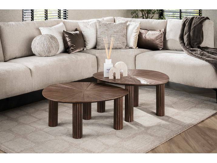 Couchtisch Soluma - 2er Set aus hochwertigem Teakholz im Dreieck-Design - Dunkelbraun - Luxusbetten24