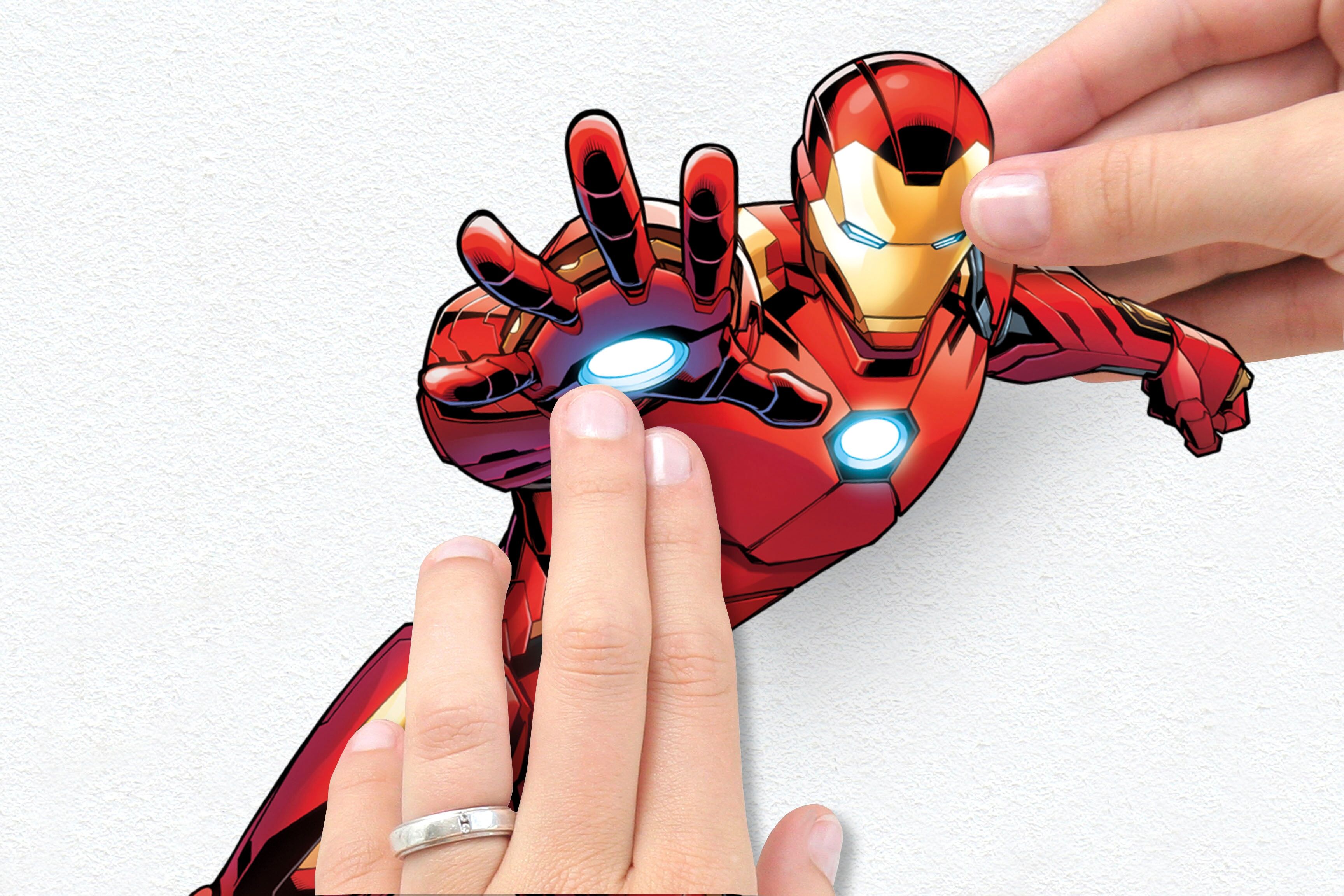 Wandtattoo KOMAR "Avengers Crew - Grösse 50 x 70 cm", bunt, Blumen Disney Wald, Folie, Wandtattoos, Wandtattoo, selbstklebend, Wandsticker, Kinderzimmer bunt Blumen Disney Wald