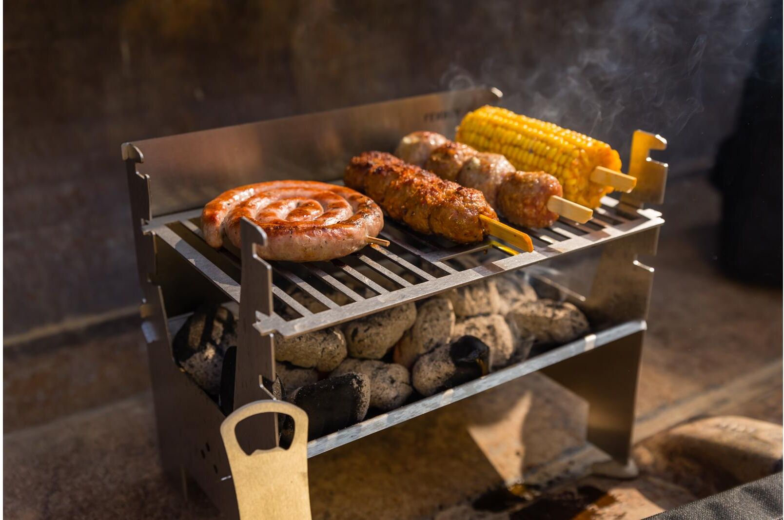 Holzkohlegrill FENNEK GRILL "FENNEK Grill light", silber (silberfarben), B:28,4cm H:2,77cm T:18,6cm, Grills, Holzkohlegrill silberfarben B/H/T: 28,4cm x 18,6cm