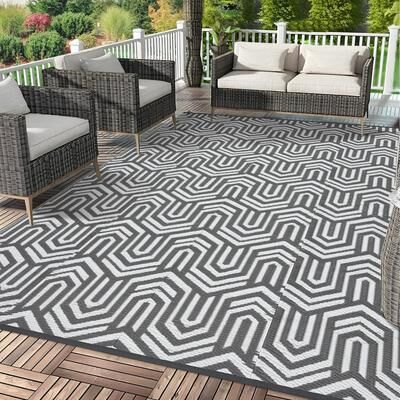 Garvee Geometric Grid Reversible Outdoor Rug