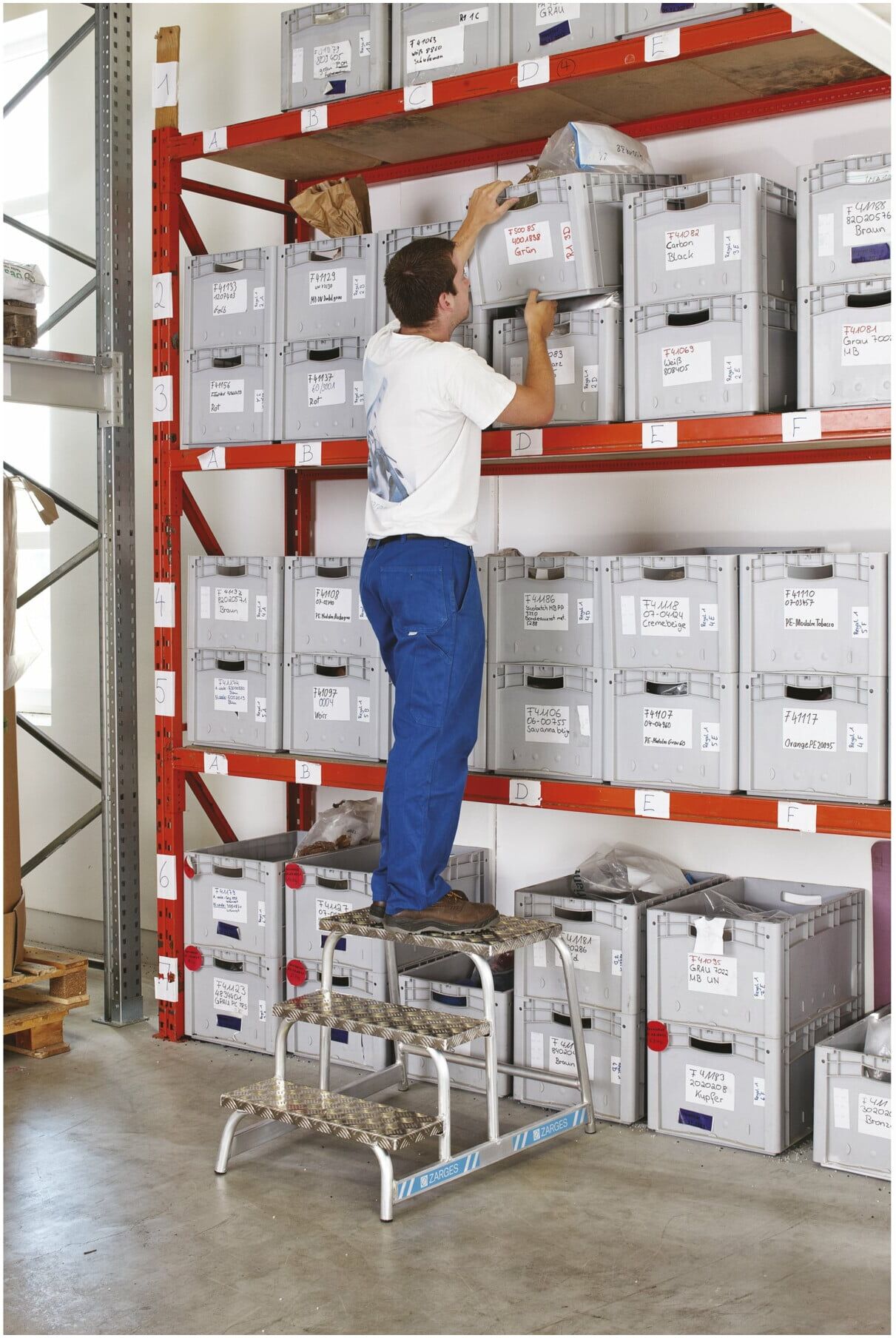 ZARGES Maschinentritt starr 4 Stufen (40034)