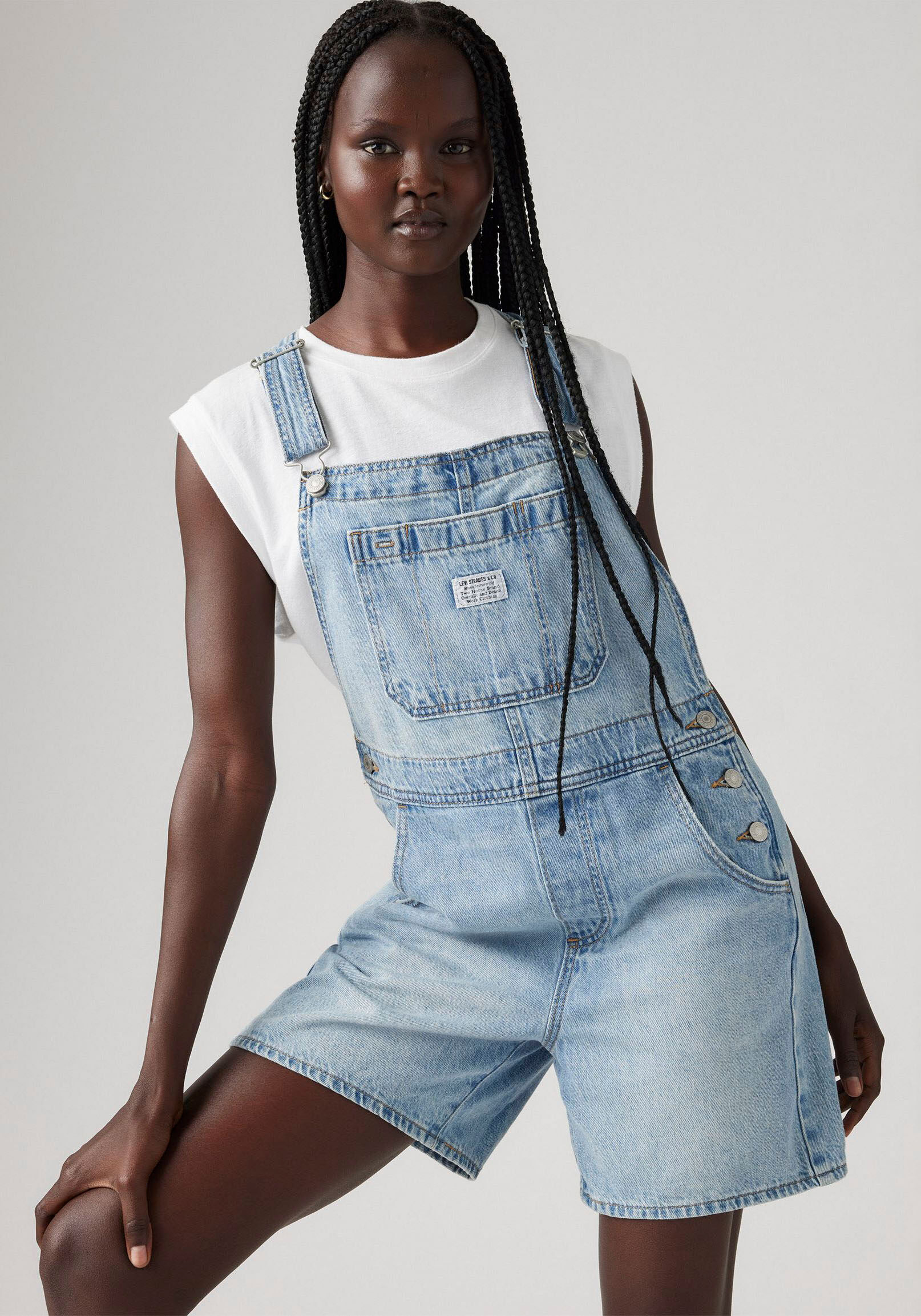Latzhose LEVI'S "UTILITY SHORTALL", Damen, Gr. S (36), N-Gr, blau (summer job), Web, Obermaterial: 100% Baumwolle, unifarben, relaxed fit ca. Mitte Oberschenkel, Hosen Latzhose, Sommerhose im Five-Pocket Style summer job S (36), N-Gr