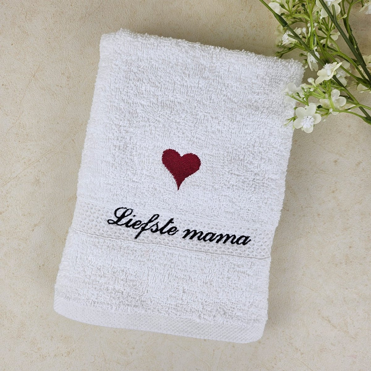 Handdoek met borduring Liefste mama