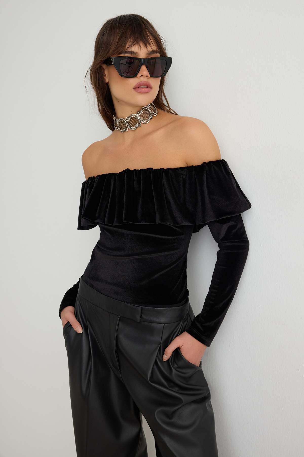 TRENDYOLMİLLA Damen Schwarz Einfarbig Lang, Tailliert Bodys