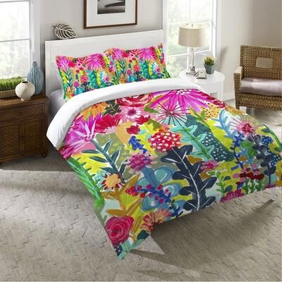 Laural Home Vivid Floral Cluster Queen Comforter