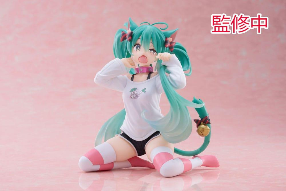Taito Hatsune Miku PVC Statue Desktop Cute Figure, 13 cm