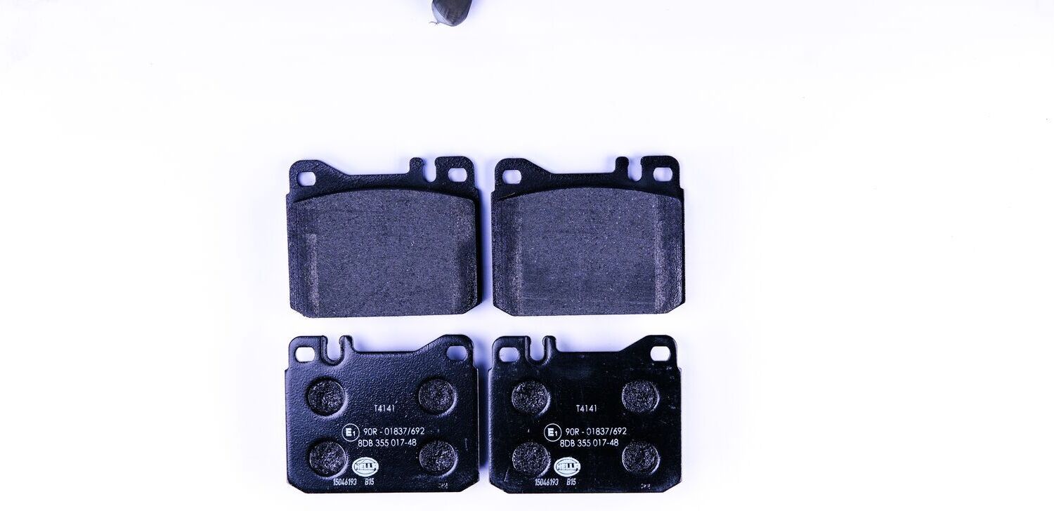 HELLA 8DB 355 017-481 Brake pad set