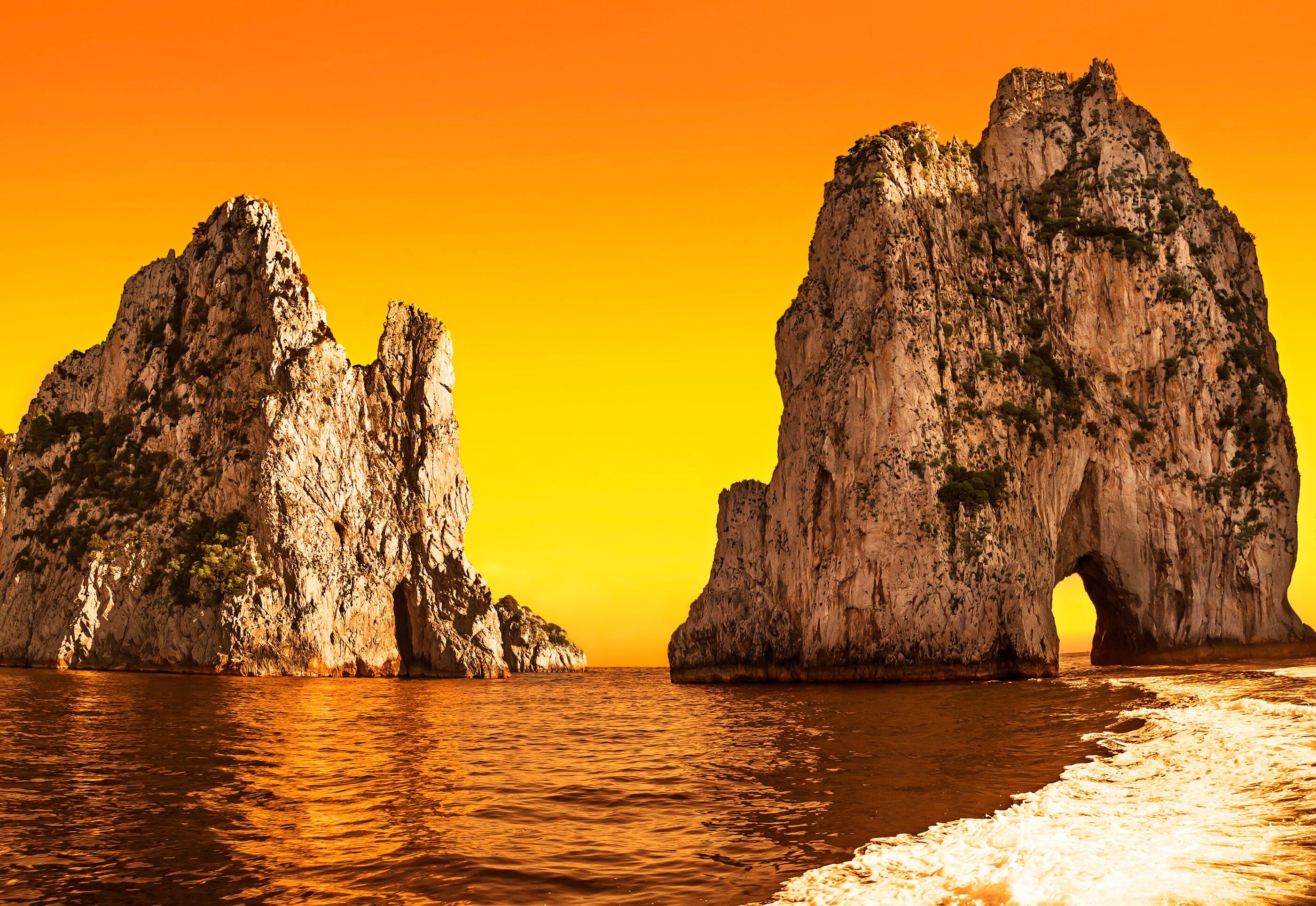 Fototapete PAPERMOON "CAPRI-INSEL-FARAGLIONI FELSEN GROTTE MEER KLIPPEN SONNE", bunt, B:1,5m L:1,11m, Vlies, Tapeten, Fototapete