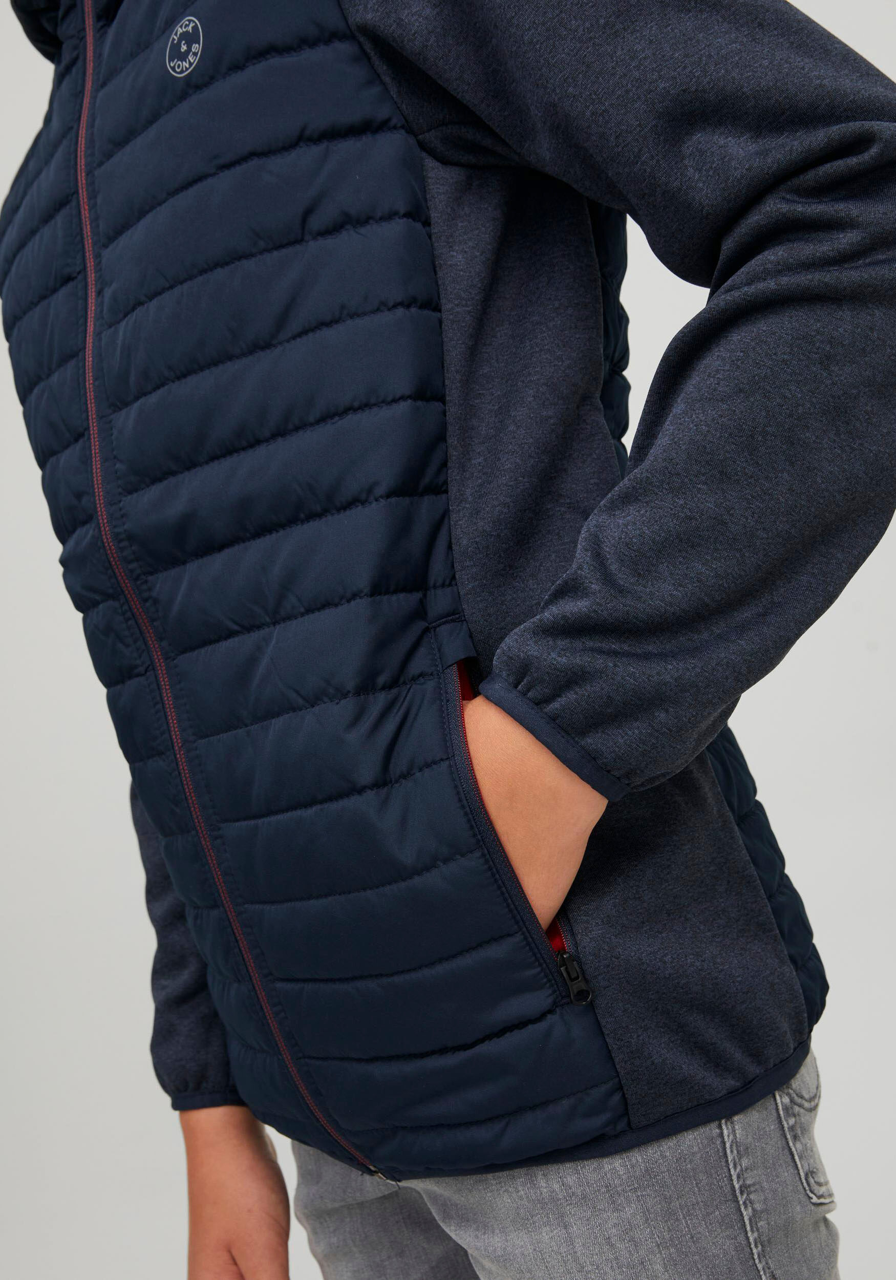 Steppjacke JACK & JONES JUNIOR "JJEMULTI wärmt, winddicht, wasserdicht, gesteppt", Jungen, Gr. 176, blau (navy blazer), Web, Obermaterial: 100% Polyester. Futter: 100% Polyester. Wattierung: 100% Polyester, unifarben mit Farbeinsatz, regular fit normal, e
