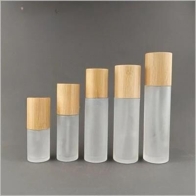Inspired Living Frosted Glass Spray Bottle With Bamboo Lid Refillable Fine Mist Lotion & Toner Dispenser 2pcs 30ml spray Bottle