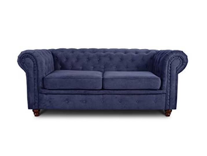Sofnet - Sofa Chesterfield Asti 2-Sitzer (Blau, Capri 89) Couchgarnitur, Polstersofa, Glamour Design, Strukturstoff, Holzfüße, komfortabel für Wohnzimmer