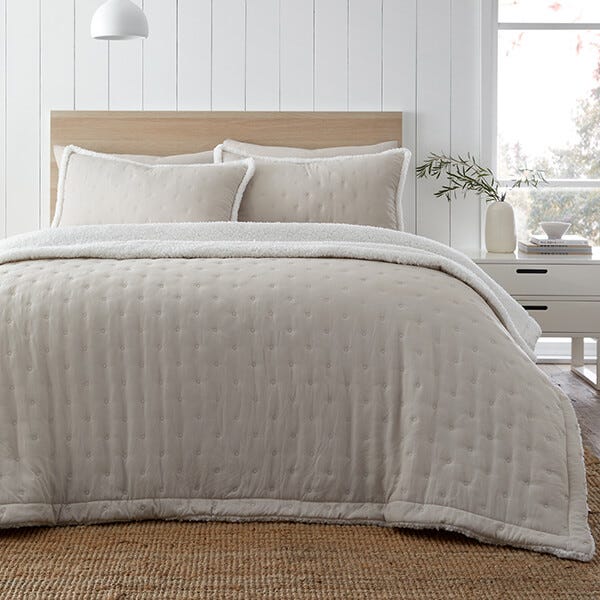 Catherine Lansfield Cosy Nori Sherpa Super King Duvet Set Cream