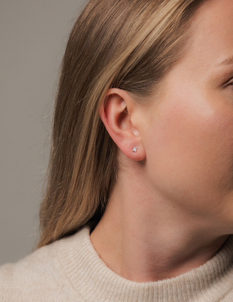 Midem Stockholm timanttikorvakorut 0,25ct keltakulta